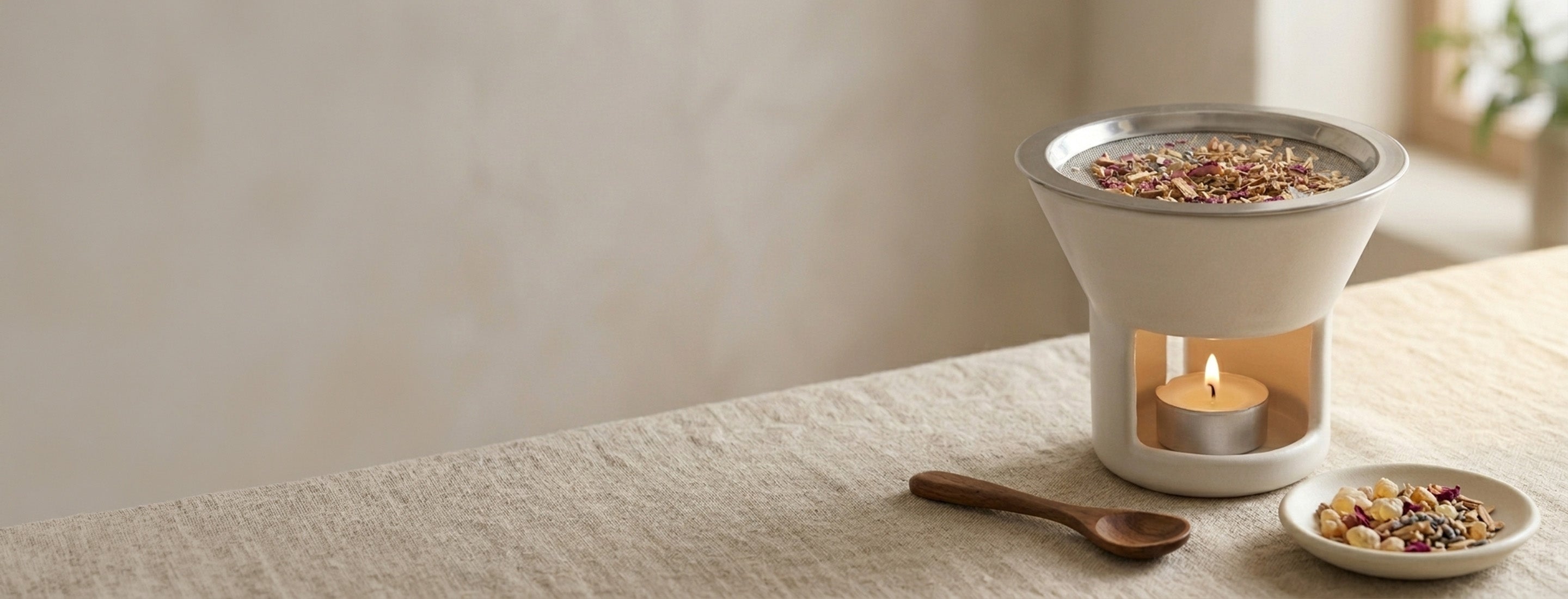 Ceramic incense holder warming loose botanical incense with a tealight